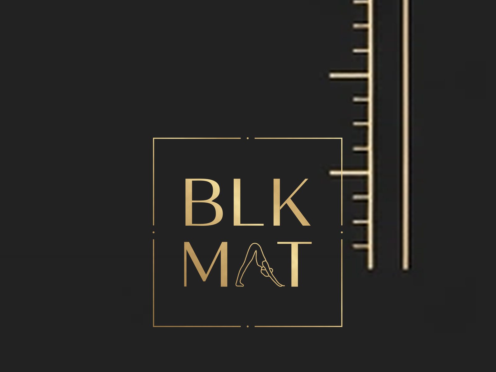 BLKMAT Breath Horizon yoga mat, close-up of the BLKMAT corner logo