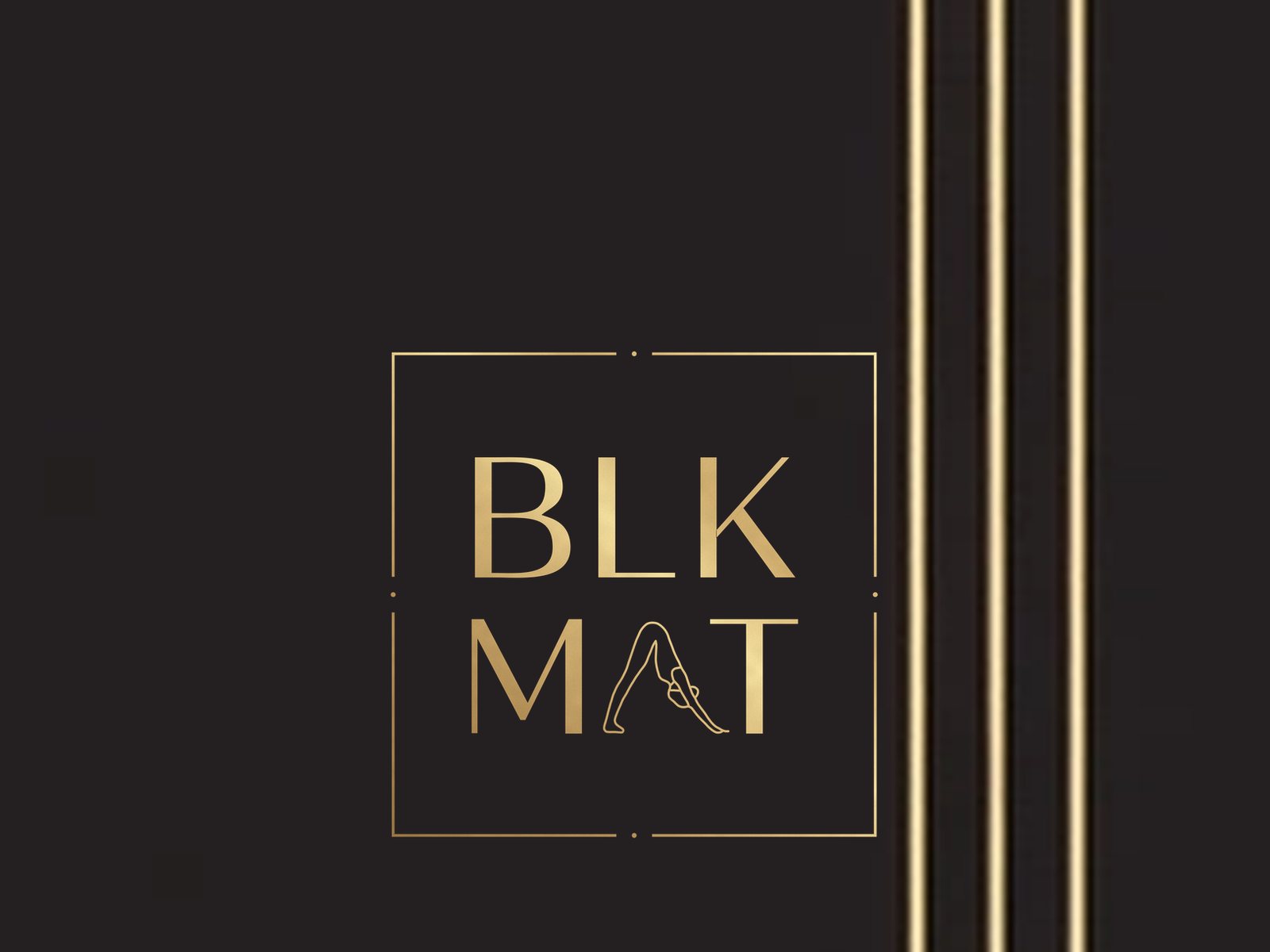 BLKMAT Coastal Canyon yoga mat, close-up of the BLKMAT corner logo