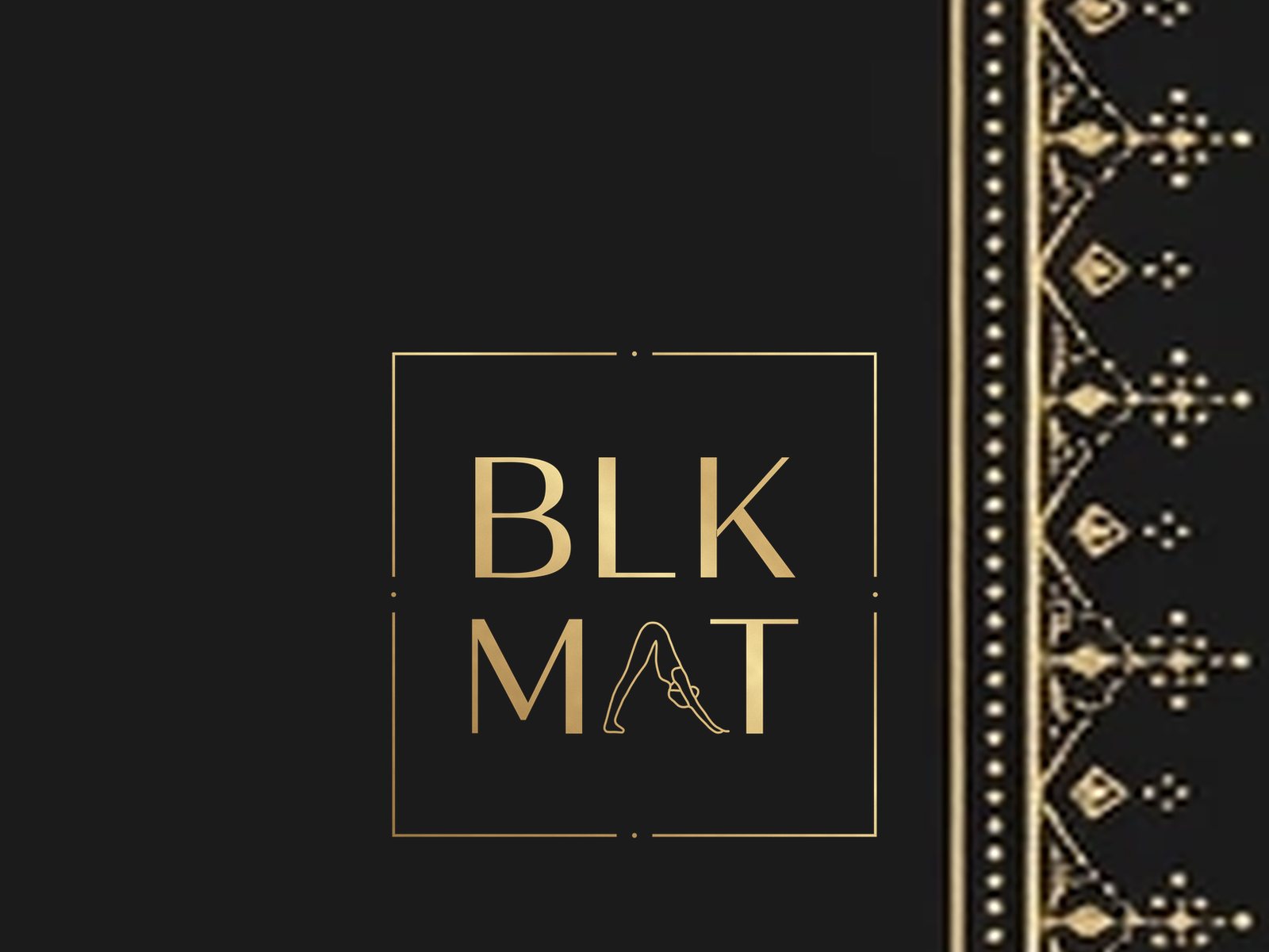BLKMAT Grain Sphere yoga mat, close-up of the BLKMAT corner logo