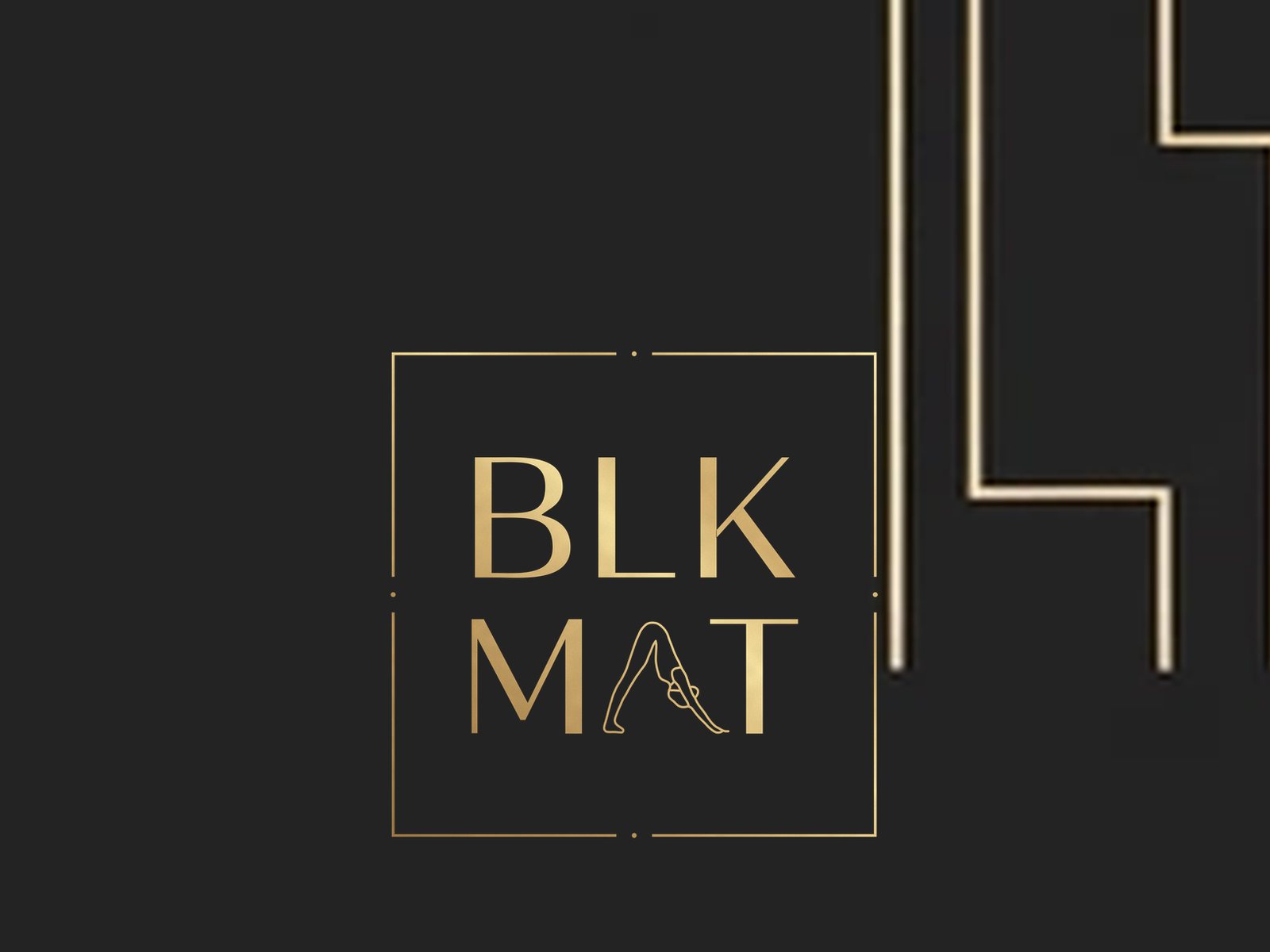BLKMAT Solstice Arc yoga mat, close-up of the BLKMAT corner logo